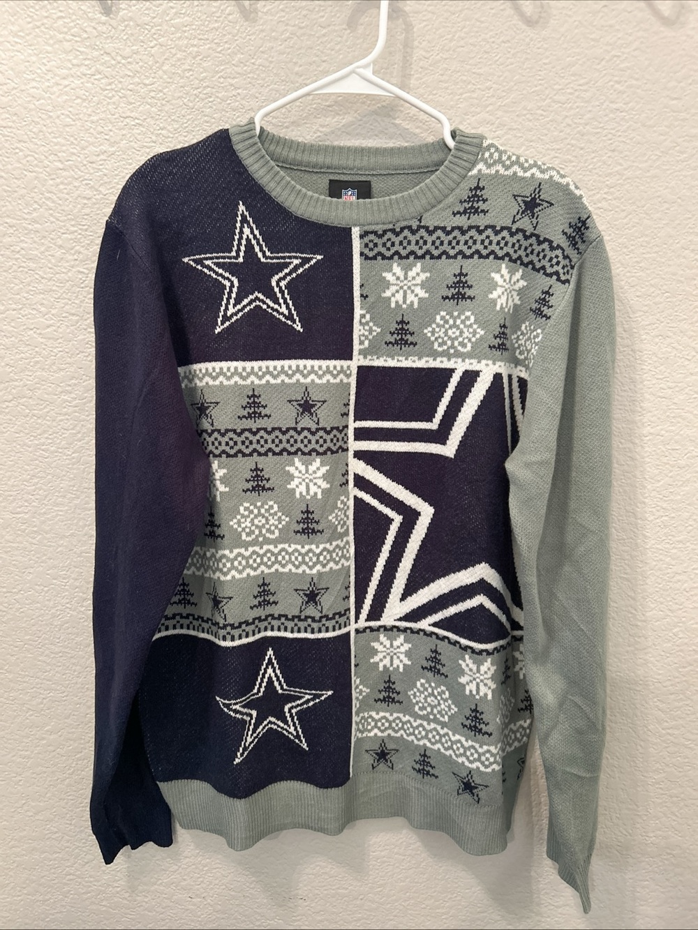 NFL Dallas Cowboys Holiday Sweater Team Apparel M Navy Gray Graphic Pullover